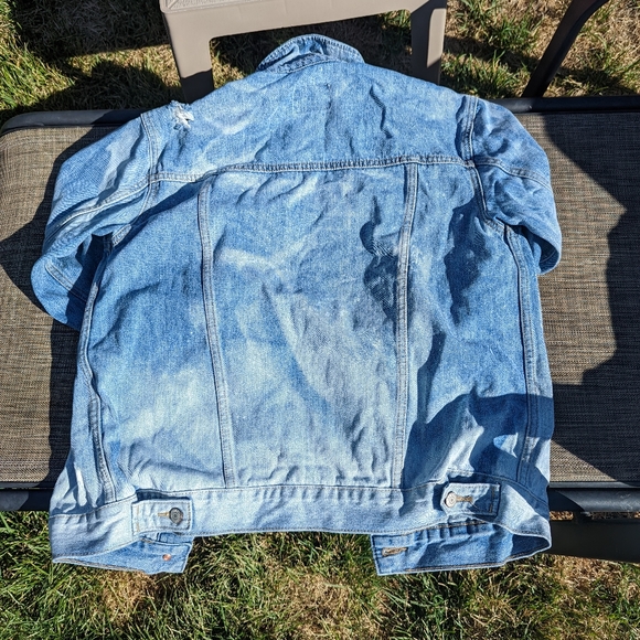 Jean jacket - Picture 4 of 10